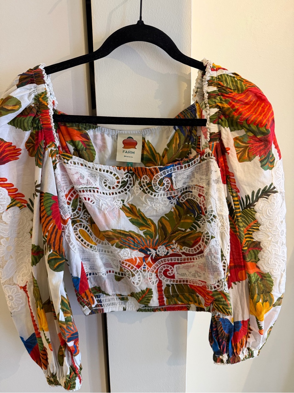 FARM Rio White Tropical Lace-Front Puff Sleeve Crop Top with Red & Green Print